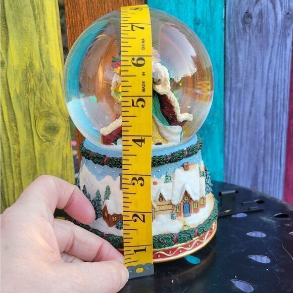 Music Santa Snow Globe - Picture 2 of 12